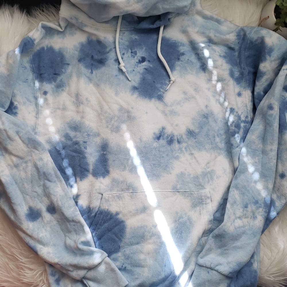 Union Artist Tie Dye Blue & White Pullover Hoodie